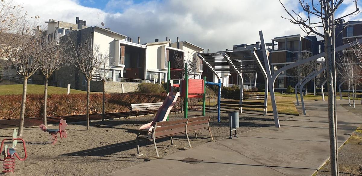 Chalet Adosado Entero, Bbq Y Piscina Comunitaria Sabiñánigo 外观 照片