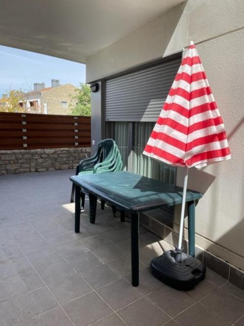 Chalet Adosado Entero, Bbq Y Piscina Comunitaria Sabiñánigo 外观 照片