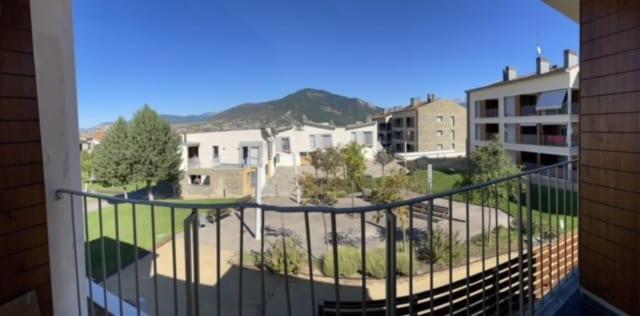 Chalet Adosado Entero, Bbq Y Piscina Comunitaria Sabiñánigo 外观 照片